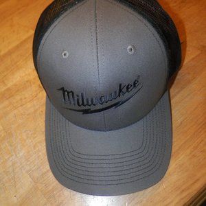 milwaukee hat one size fits all outdoor cap oc771 like new condition